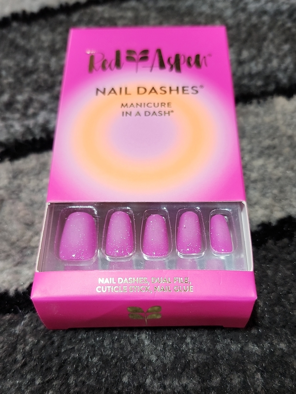 RED ASPEN DASHES "RADIATE RENAE" MEDIUM COFFIN/SQUARE PINK GLITTER PRESS-ON NAIL